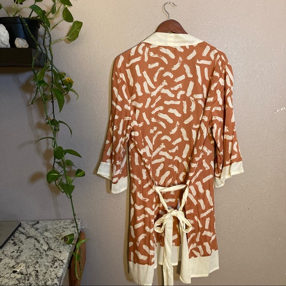 Orange & White Robe - Picture 5 of 5